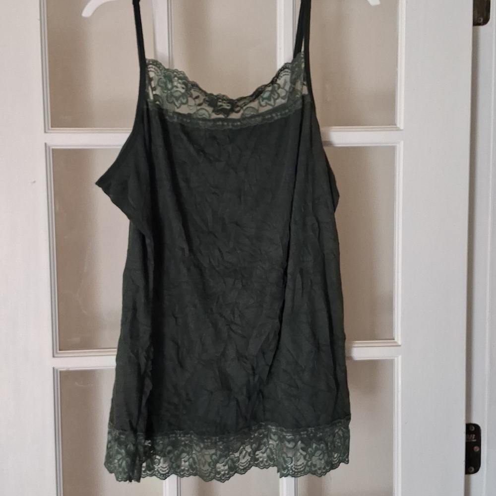 Lace-Trim Slip Tank Top in Dark Green Maunces